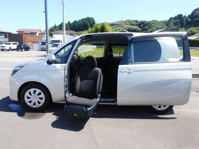 2014 Toyota Spade Spade/Porte WELCAB SWING SEAT
