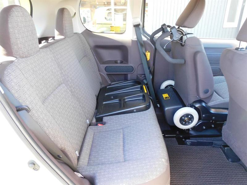 2013 Toyota Porte Spade Welcab Detachable Wheelchair