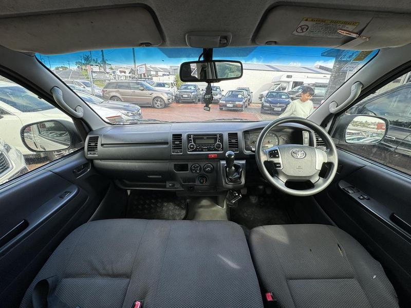 2014 Toyota Hiace ZL 2.7P 5M 3 SEAT