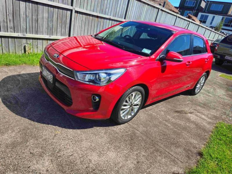 What a steal! Loaded 2020 Kia Rio EX Hatch - Only 28k km! 5-Star Safety, Apple CarPlay, Remote Start & More